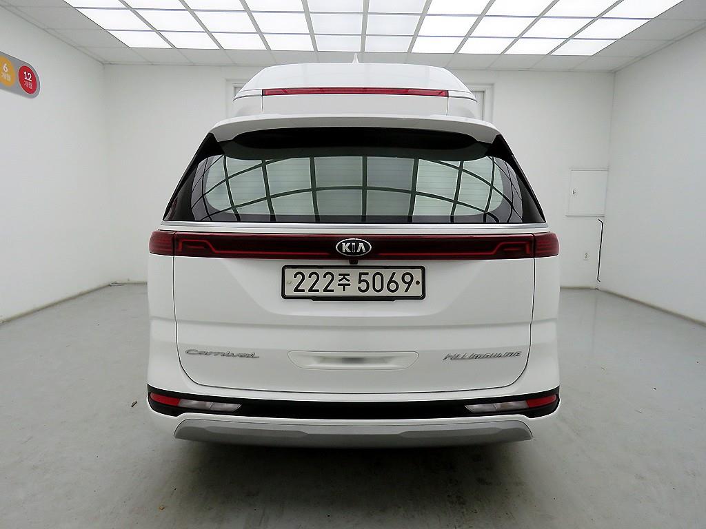 Kia Carnival Diesel High Limousine Signature 4
