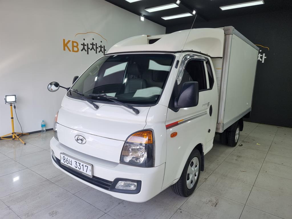 Hyundai Porter Super Cab/ Long Wheelbase/ CRDi Plus