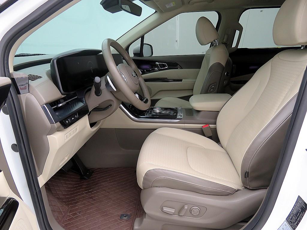 Kia Carnival Diesel High Limousine Signature 8