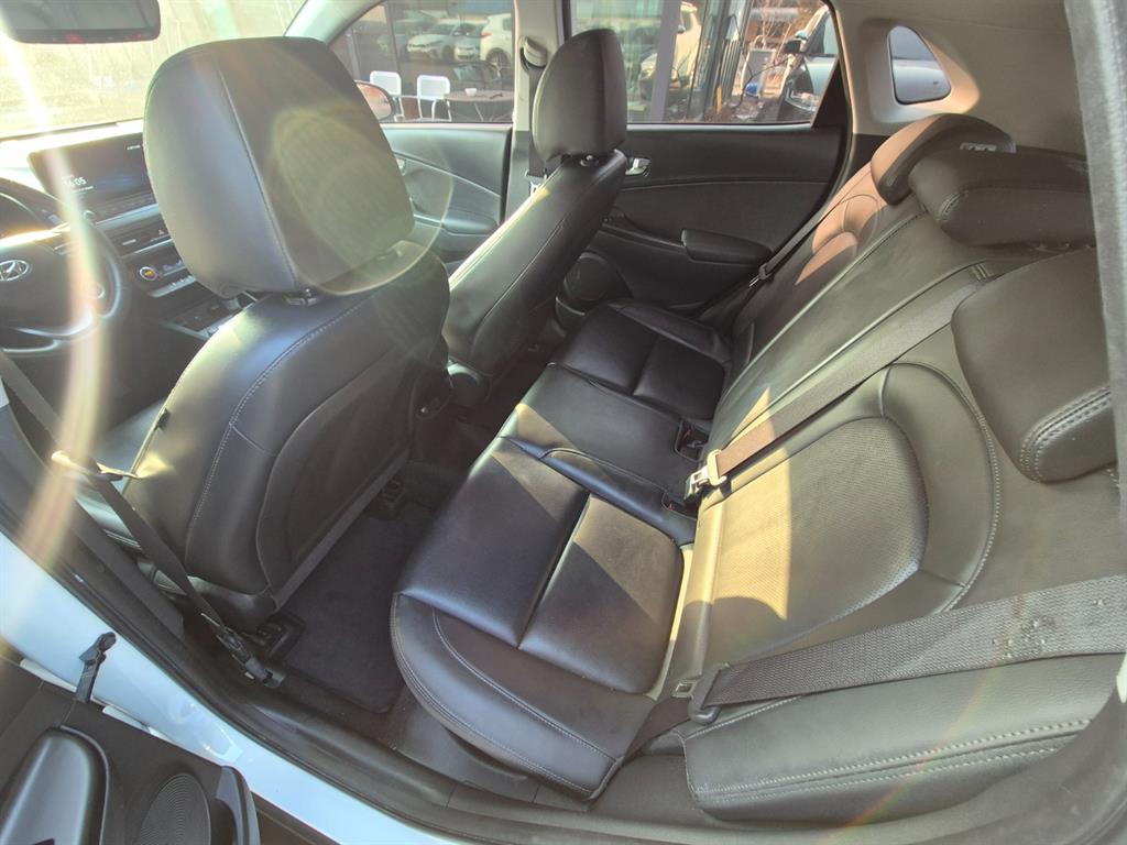 Hyundai Kona Gasoline 1.6 Turbo 2WD Smart 8