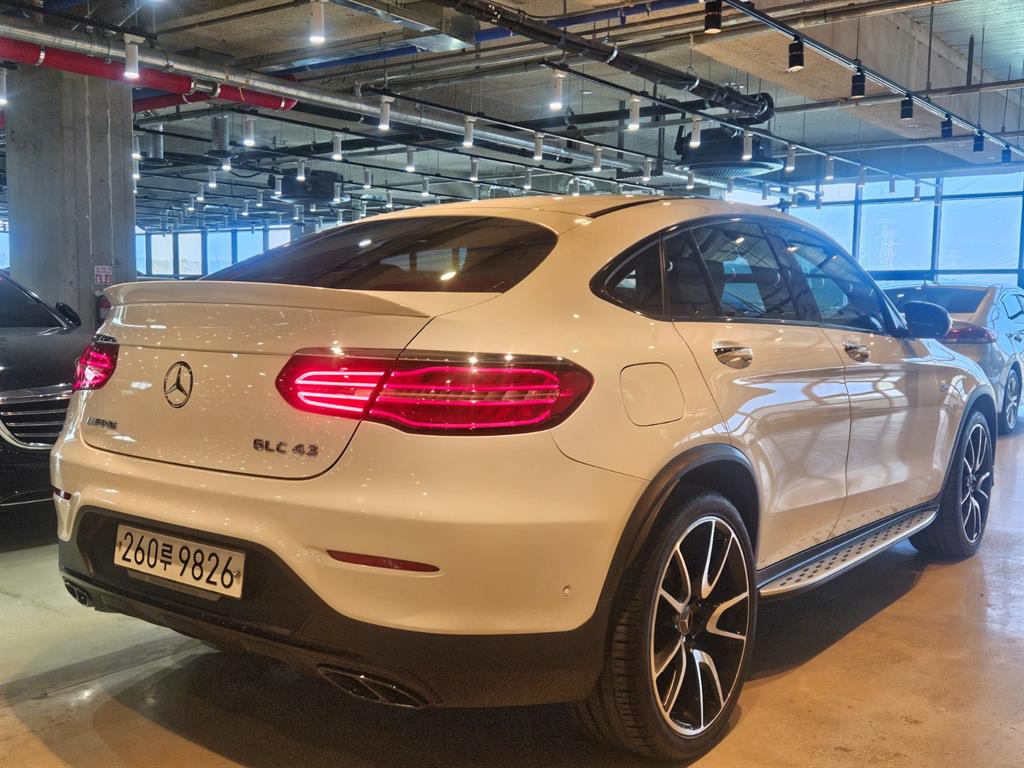Mercedes-Benz GLC-Class AMG GLC43 4MATIC Coupe 5