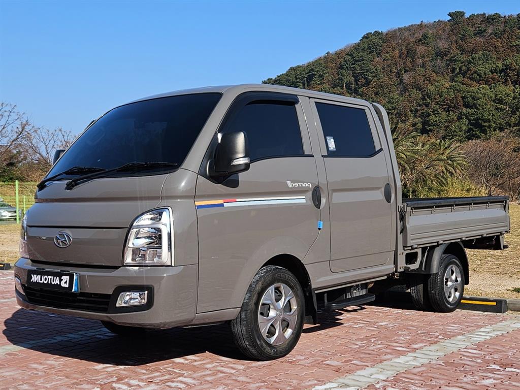 Hyundai Porter 1.0 Ton/ Double Cab/ Long Wheelbase/ CRDi Modern
