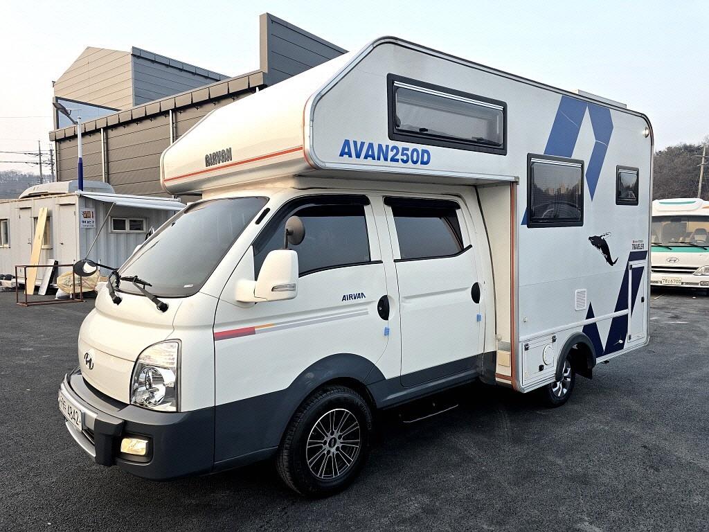 현대 포터2 캠핑트럭 인산철배터리 255A 70L 255W - 중고 트럭 매물 이미지