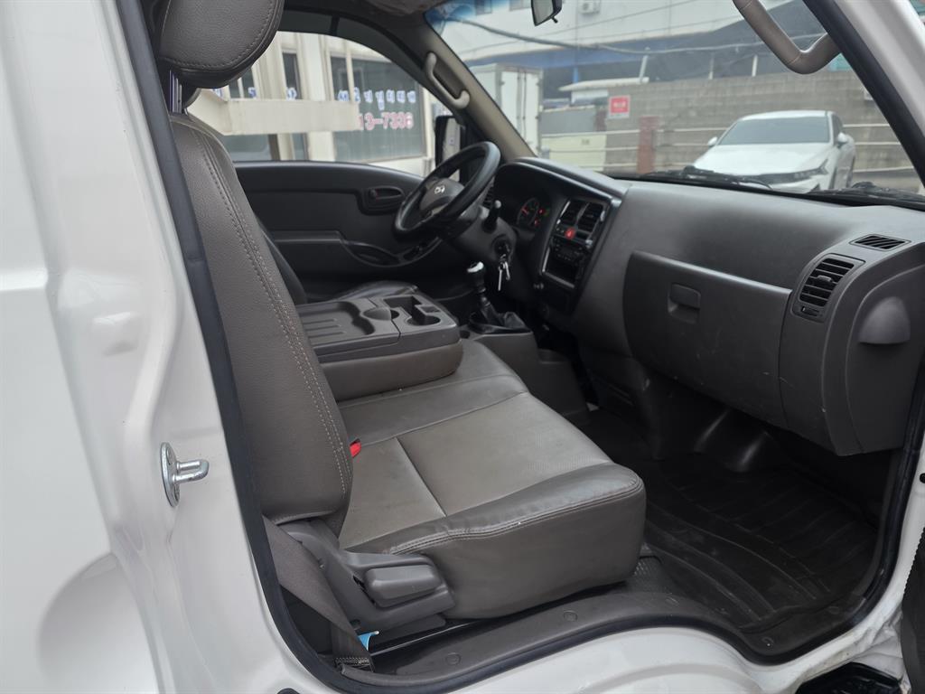 Hyundai Porter 1.0 Ton/ Double Cab/ Long Wheelbase/ CRDi 10