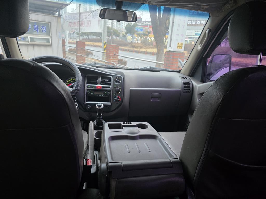 Hyundai Porter 1.0 Ton/ Double Cab/ Long Wheelbase/ CRDi 9