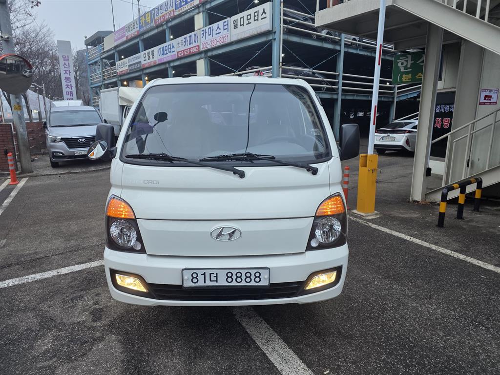 Hyundai Porter 1.0 Ton/ Double Cab/ Long Wheelbase/ CRDi