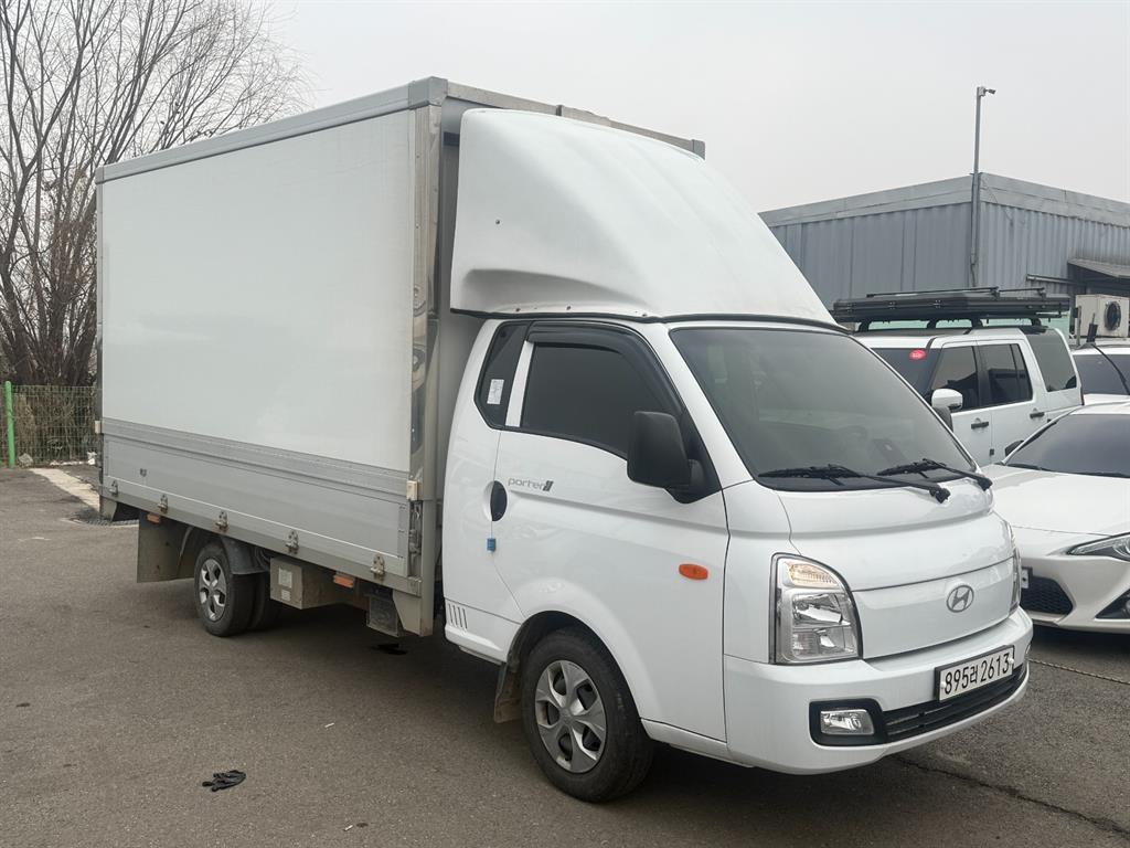 Hyundai Porter Electric/ Super Cab/ Long Wheelbase 3