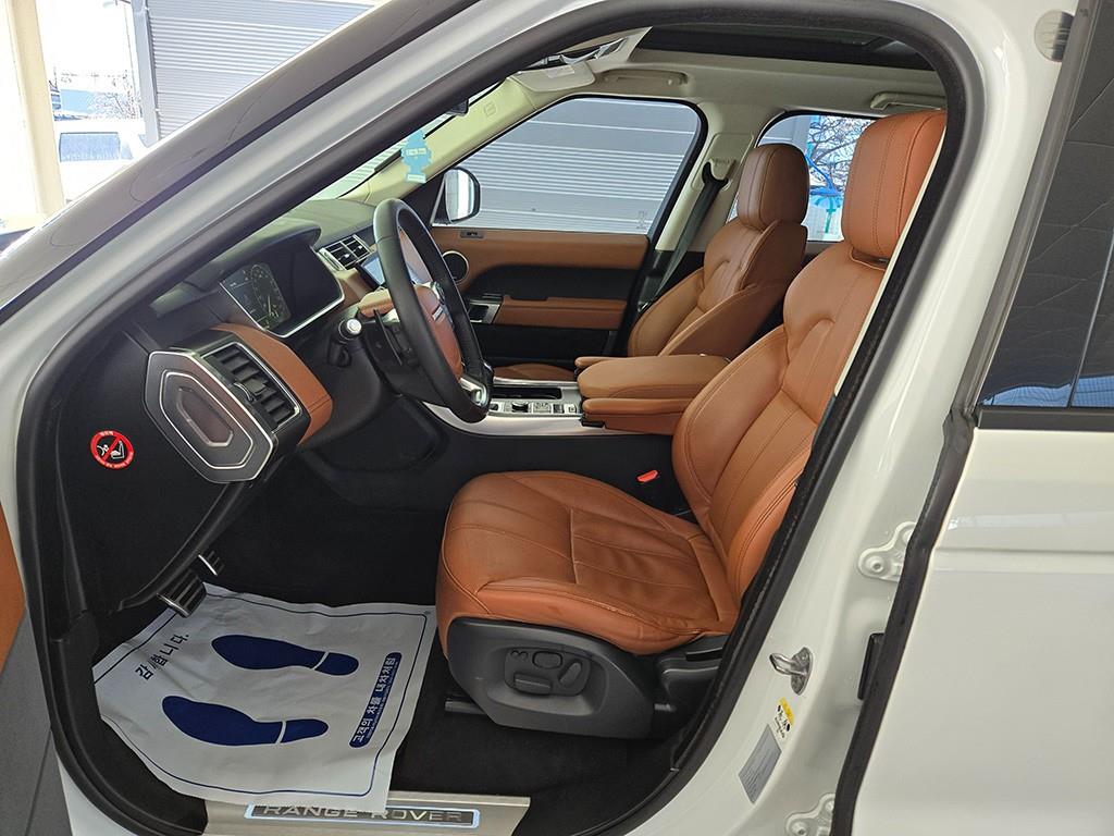 Land Rover Range Rover 3.0 SDV6 HSE Dynamic 7