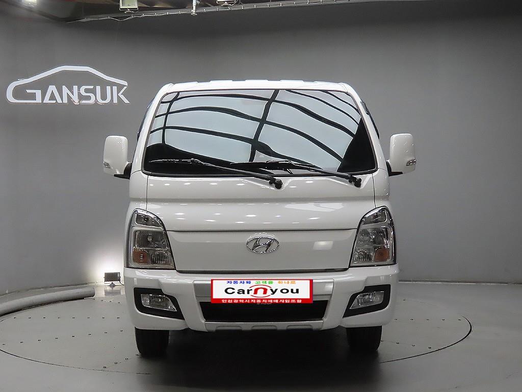 Hyundai Porter 1.0 Ton/ Double Cab/ Long Wheelbase/ CRDi Style