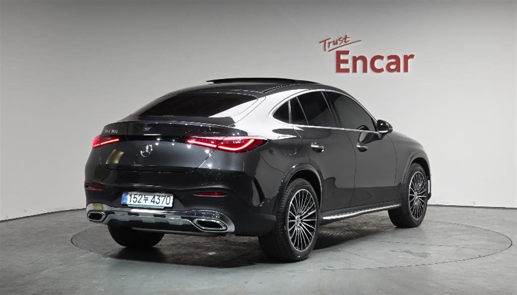 Mercedes-Benz GLC-Class GLC300 4MATIC Coupe 3