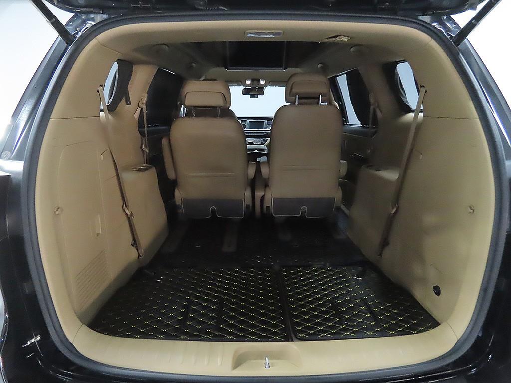 Kia Carnival Gasoline High Limousine President 9