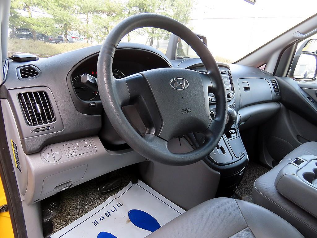 Hyundai Starex 9