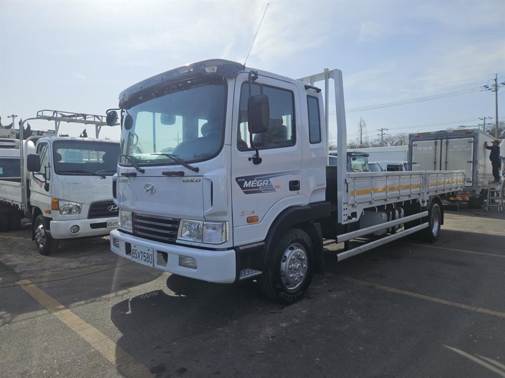 현대 메가트럭 카고 5톤 수동 - 중고 트럭 매물 이미지