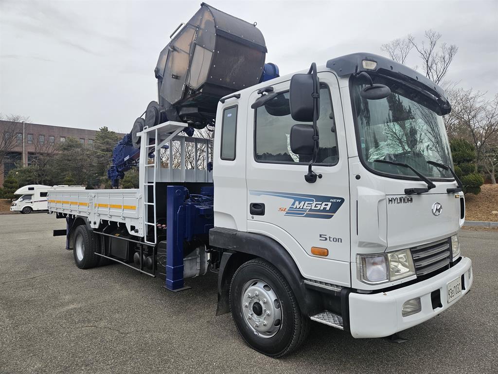 현대 카고크레인 동양특장 메가트럭 5톤 - 중고 트럭 매물 이미지