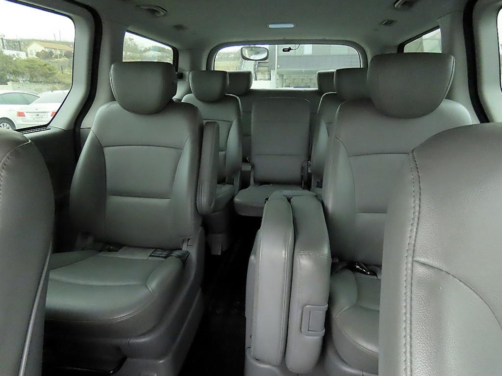 Hyundai Starex 4WD Wagon Smart 8