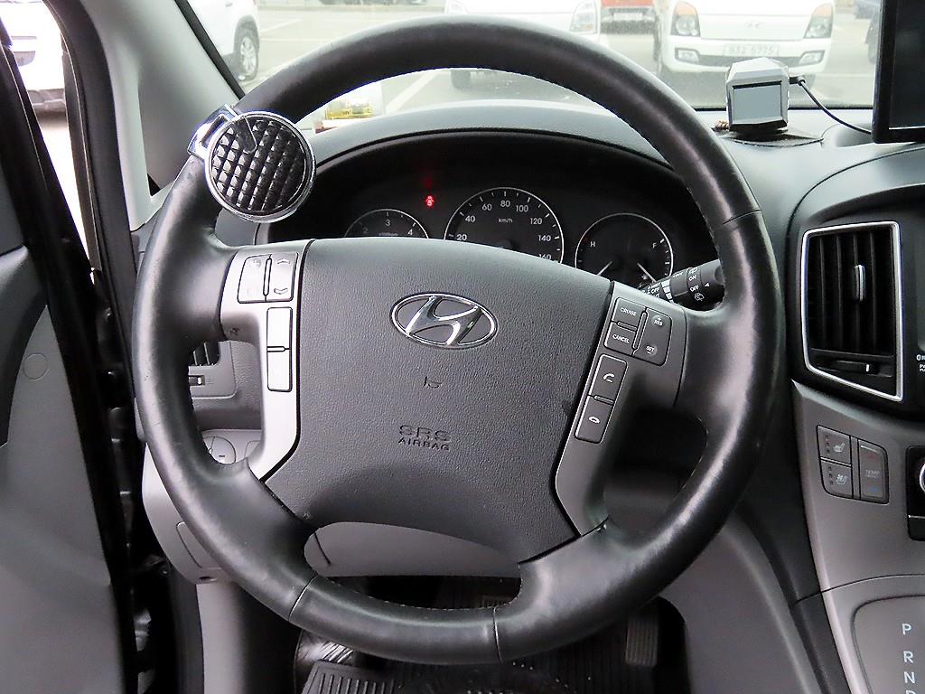 Hyundai Starex 4WD Wagon Smart 9