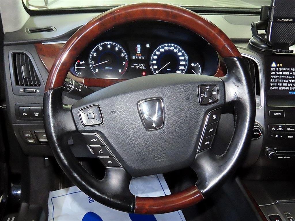 Hyundai Equus VS380 Prestige Base Type 9