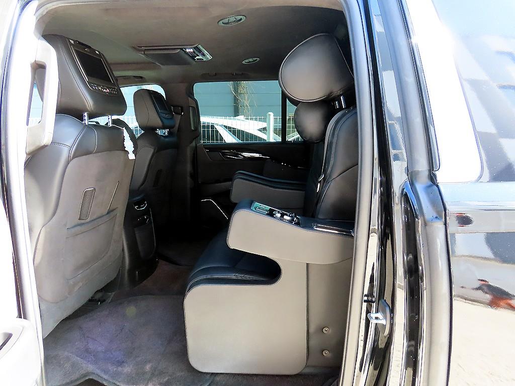 캐딜락 에스컬레이드 6.2 V8 ESV 사진 2/20