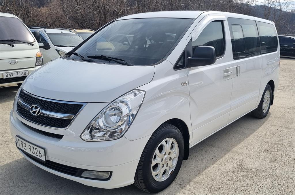 Hyundai Starex Wagon CVX Premium 4