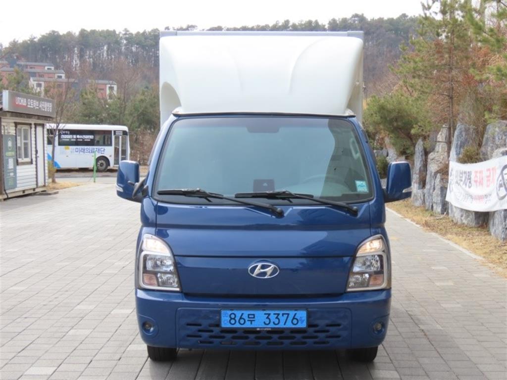 Hyundai Porter 1.0 Ton/ Super Cab/ Long Wheelbase