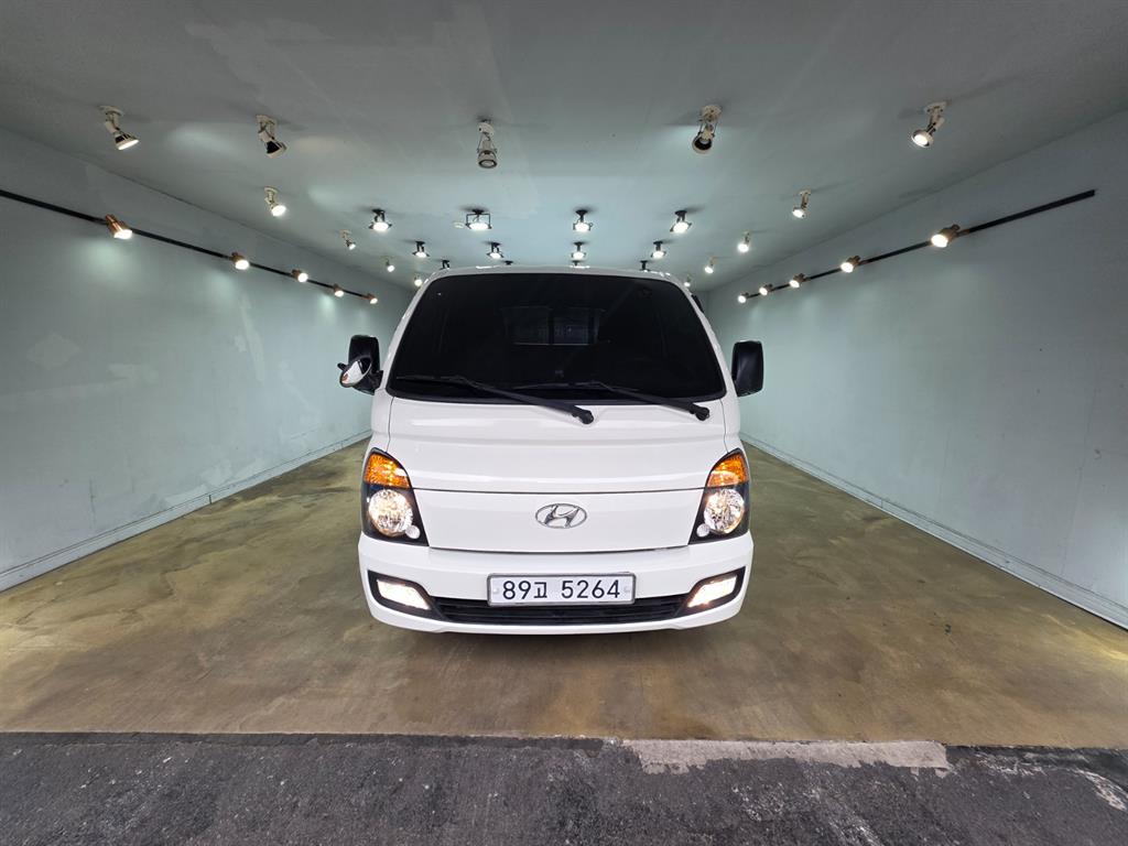 Hyundai Porter 1.0 Ton/ Super Cab/ Long Wheelbase/ CRDi Smart