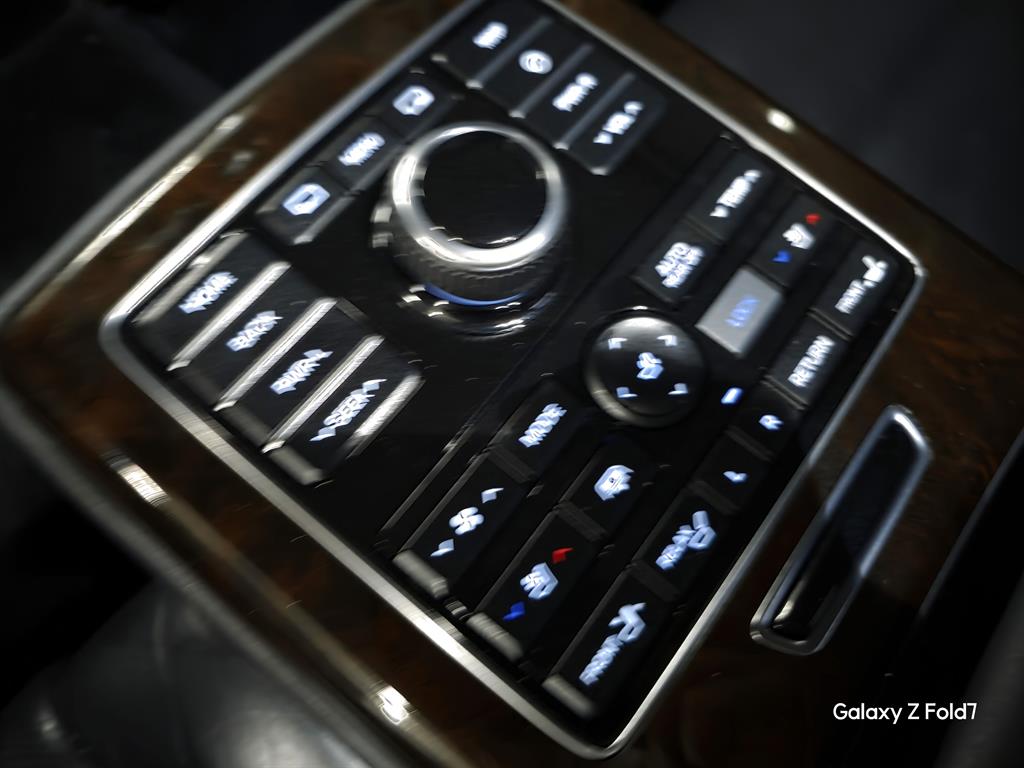 Hyundai Equus VS500 Prestige 8