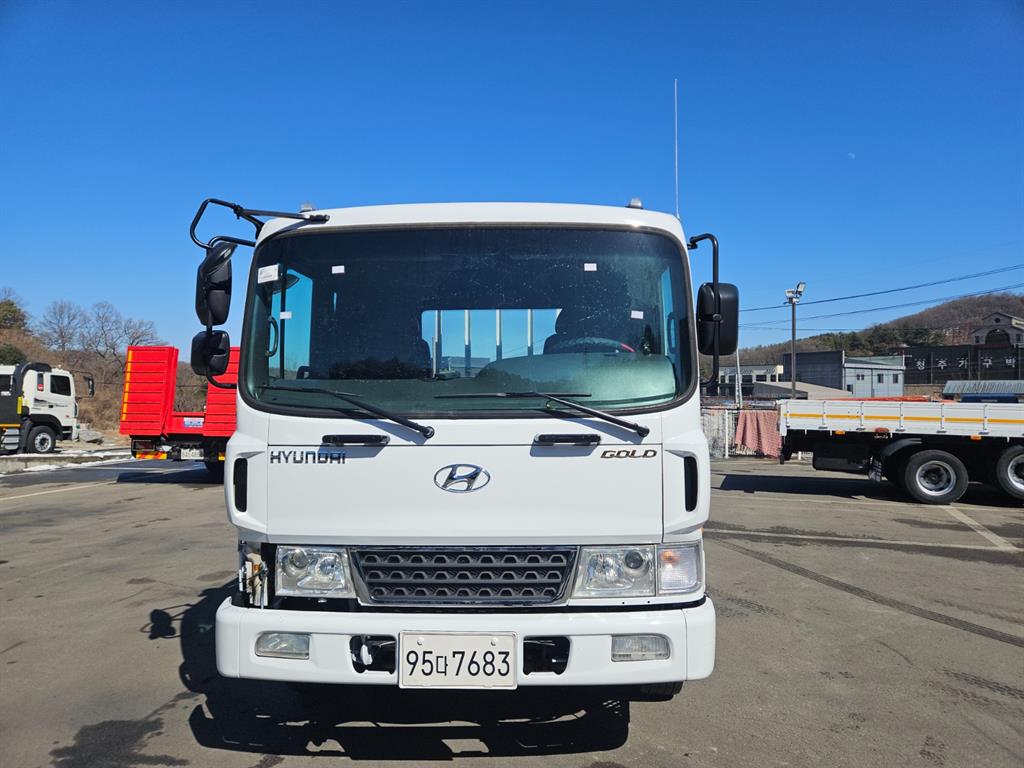 현대 메가트럭 235 카고 5톤 수동 - 중고 트럭 매물 이미지