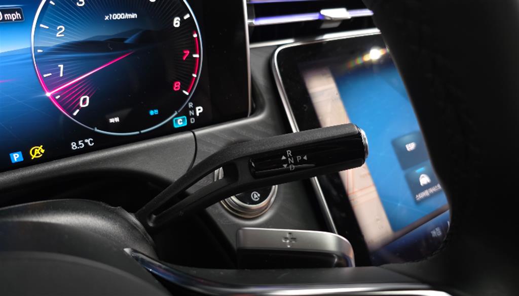 Mercedes-Benz E-Class E200 Avantgarde 10