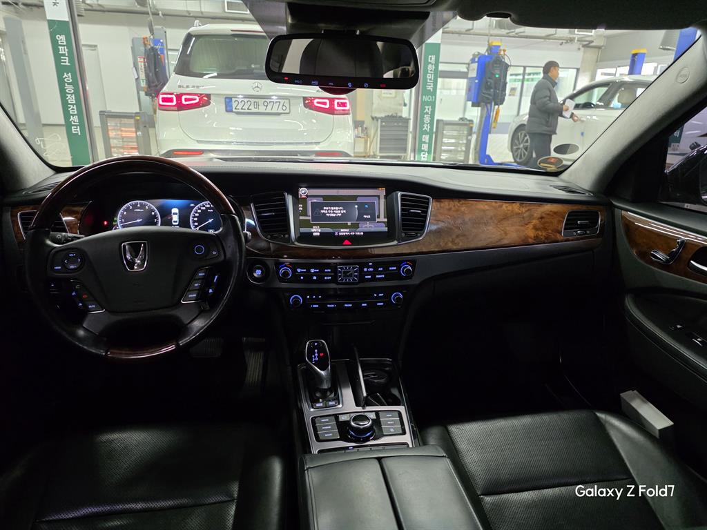 Hyundai Equus VS500 Prestige 7