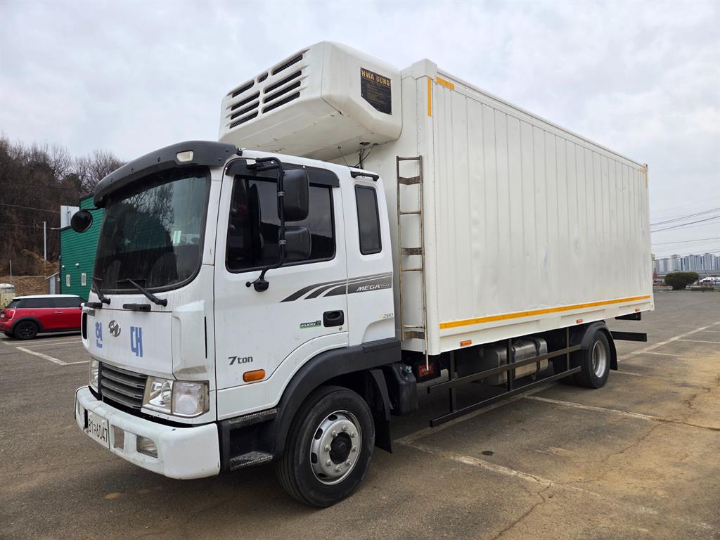 현대 메가트럭 냉동탑 5톤 수동 - 중고 트럭 매물 이미지