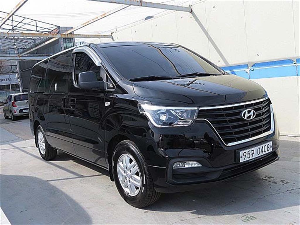 Hyundai Starex 2WD Van Smart 3