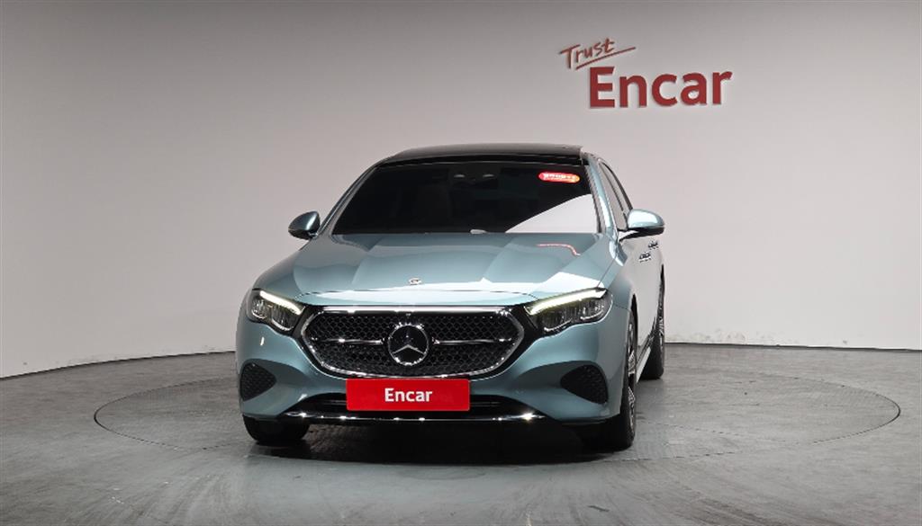 Mercedes-Benz E-Class E200 Avantgarde 4