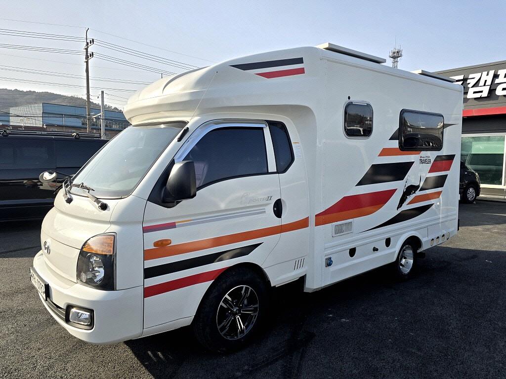 현대 포터2 캠핑트럭 인산철배터리 255A 100L 255W - 중고 트럭 매물 이미지
