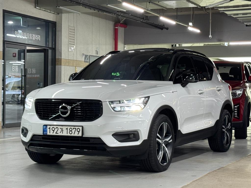 Volvo XC40 B4 AWD R- Design
