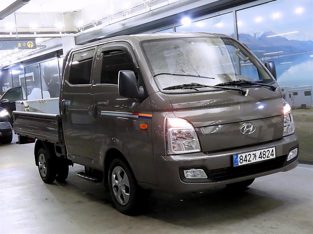 Hyundai Porter 1.0 Ton/ Double Cab/ Long Wheelbase/ CRDi Style