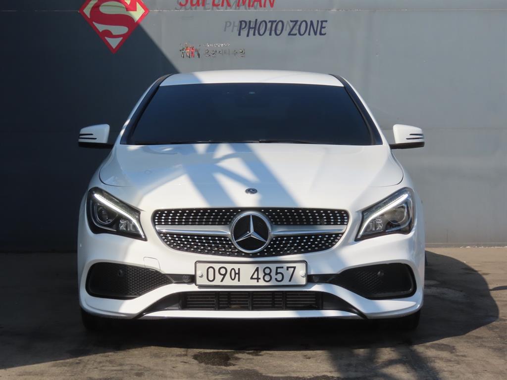 벤츠 CLA 클래스 CLA 220 AMG LINE 사진 2/20