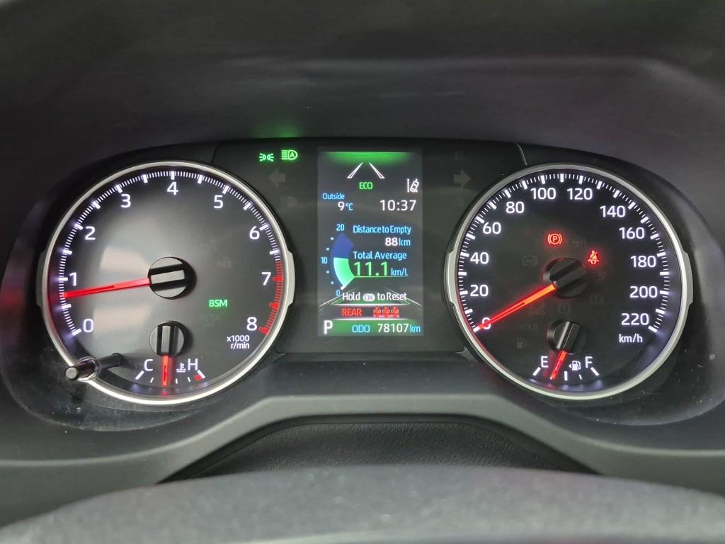 Toyota RAV4 2.5 2WD 8