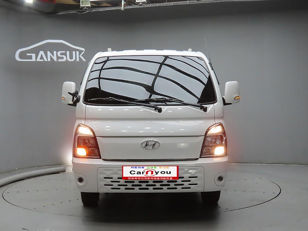Hyundai Porter 1.0 Ton/ Super Cab/ Long Wheelbase/ Premium Special