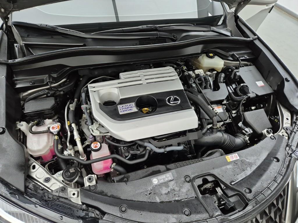 Lexus UX 2.0 2WD 7
