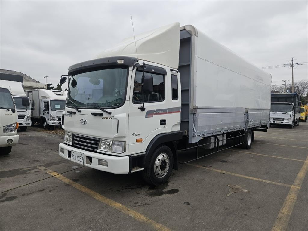 현대 메가트럭 윙바디 5톤 수동 - 중고 트럭 매물 이미지