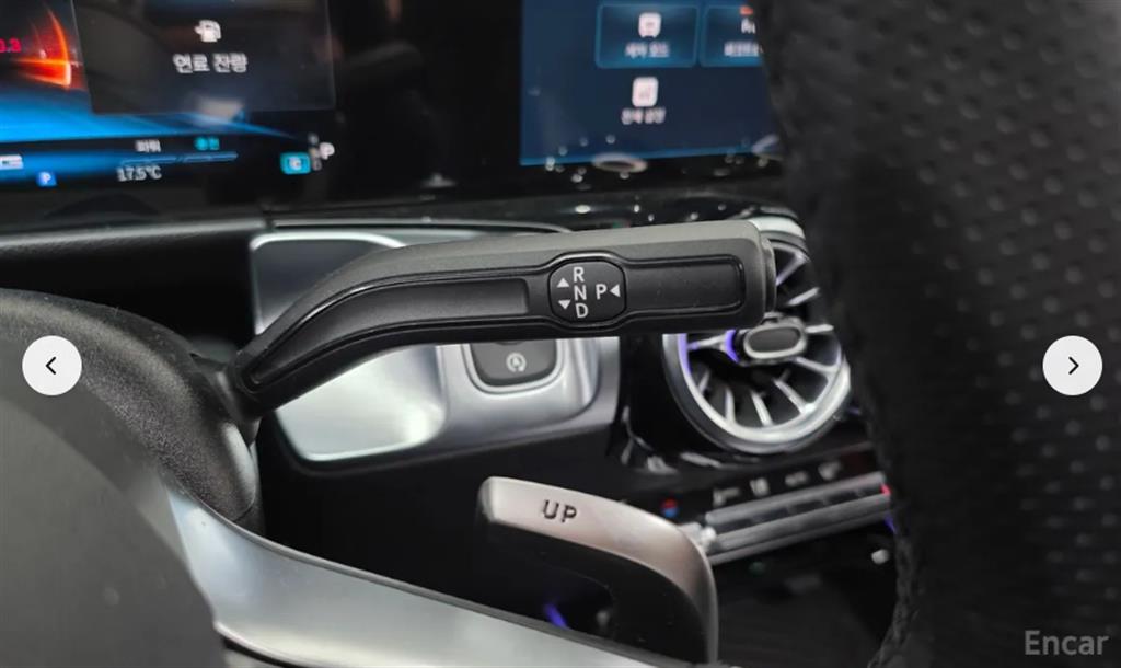 Mercedes-Benz GLB-Class AMG GLB35 4MATIC 10