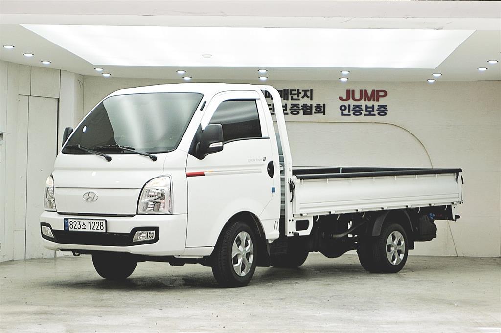 Hyundai Porter 1.0 Ton/ Standard Cab/ Long Wheelbase/ CRDi Modern