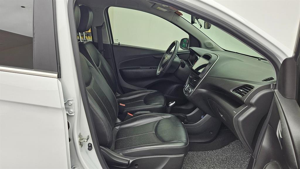 Chevrolet Spark LT Plus 8