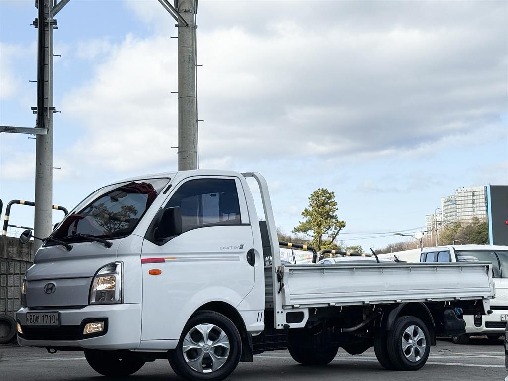Hyundai Porter 1.0 Ton/ Standard Cab/ Long Wheelbase/ CRDi Style