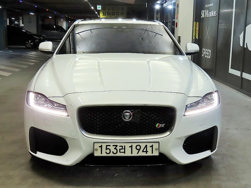 재규어 XF 3.0 S AWD 사진