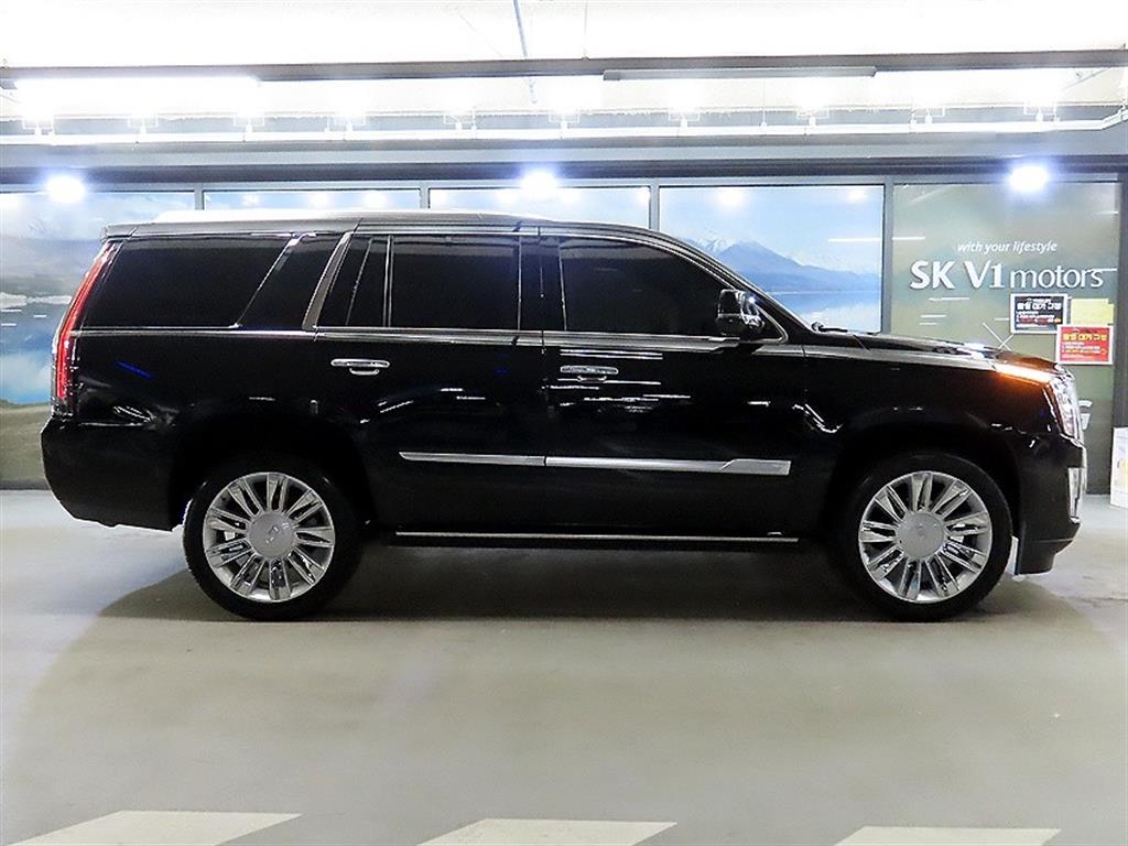 Cadillac Escalade 6.2 V8 Platinum 4