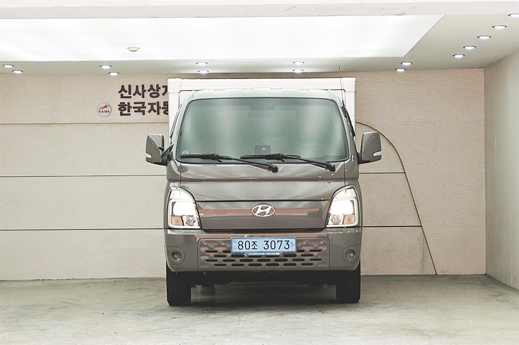 Hyundai Porter 1.0 Ton/ Super Cab/ Long Wheelbase 3