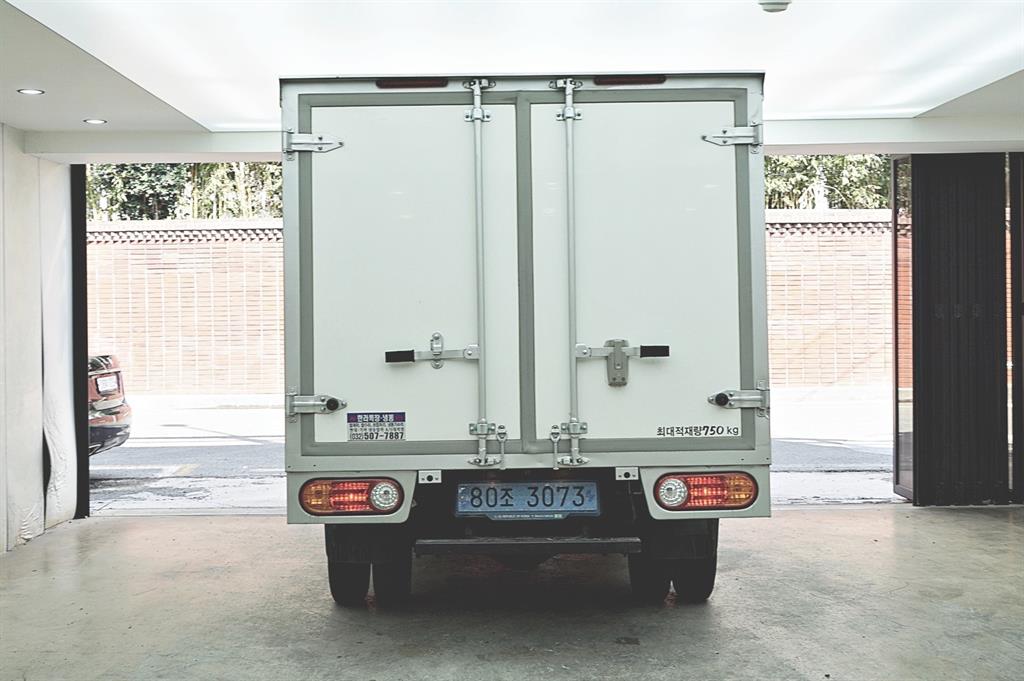 Hyundai Porter 1.0 Ton/ Super Cab/ Long Wheelbase 5