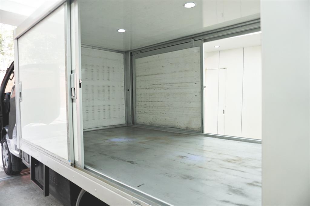 Hyundai Porter 1.0 Ton/ Super Cab/ Long Wheelbase 8