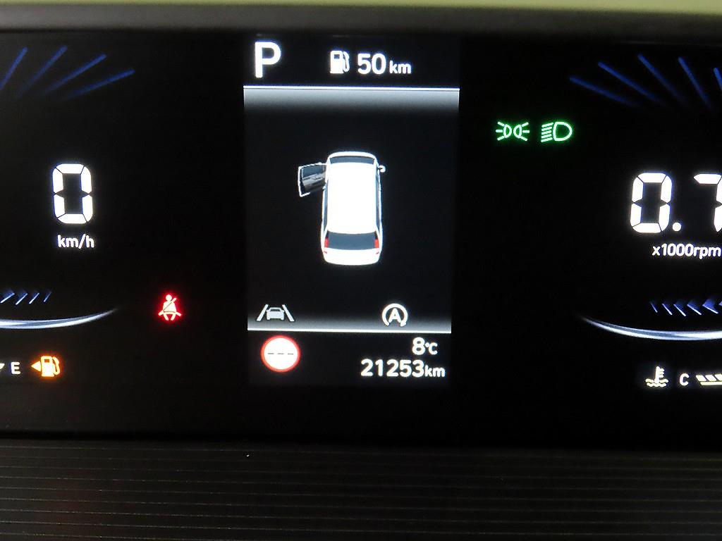 Hyundai Staria 2WD Diesel Tourer Modern 10